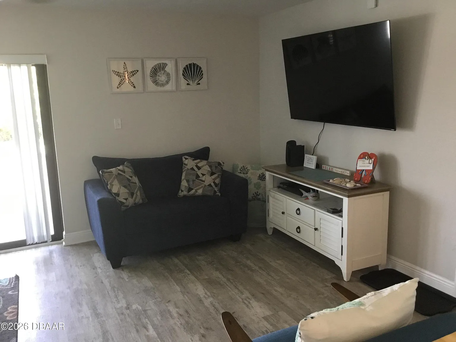 1 bed, 1.0 bath, 860 sqft, $2,985 — Photo 2