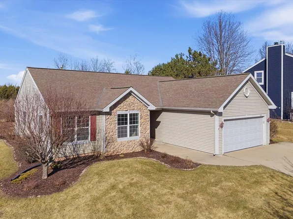 2050 Blackfoot AVENUE, Grafton, WI 53024