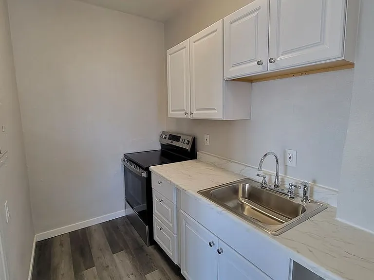 5800 Walnut St — Photo 3