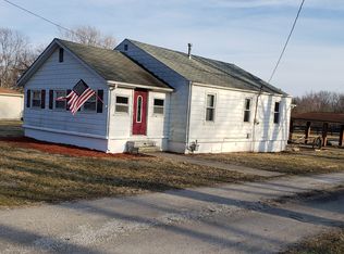 5175 E Firehouse Rd, Decatur, IL 62521