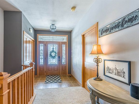 4th image of 606 Independence Ln