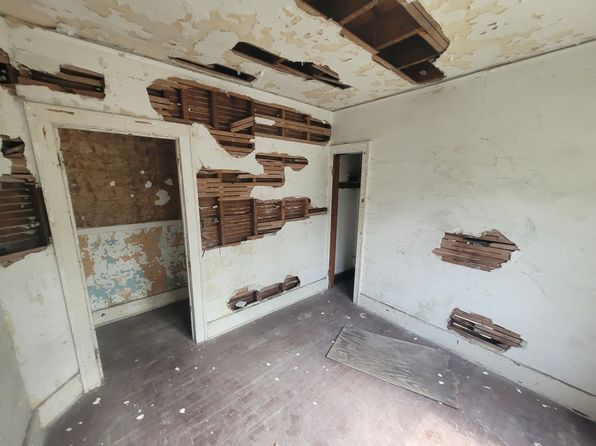 detroit-michigan-88398033 picture