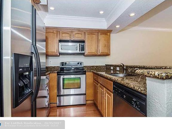 5th image of 150 NE 15th Ave APT 337