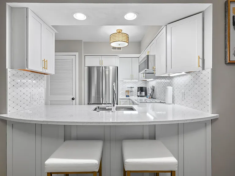 55 Ashley Ave #6 — Photo 10