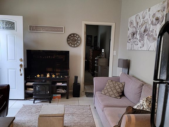 3rd image of 210 Tarragon Ave