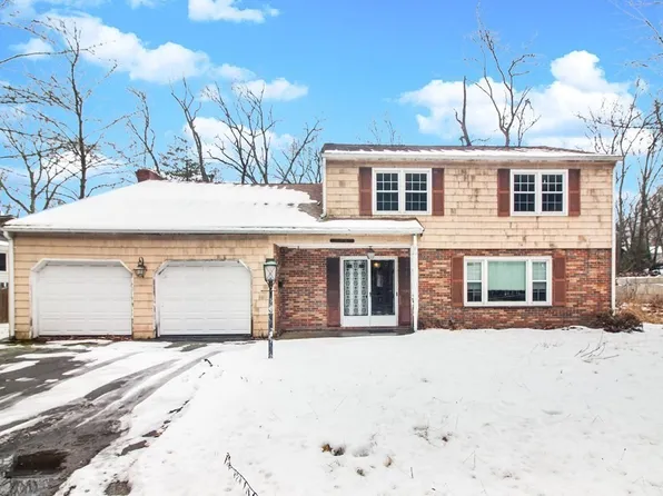 424 S Border Rd, Winchester, MA 01890