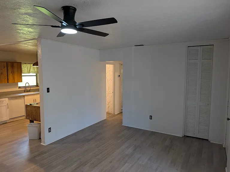 10981 Village Green Ave — Photo 12