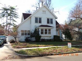 309 E Cypress St, Charleston, MO 63834