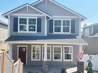 40 E Compass Ln, Allyn, WA 98524