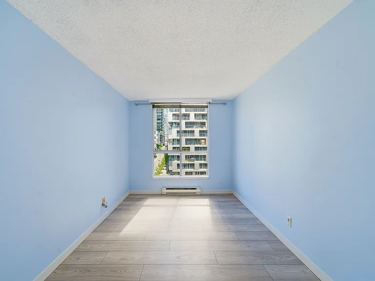 1500 Howe St #902 — Photo 9