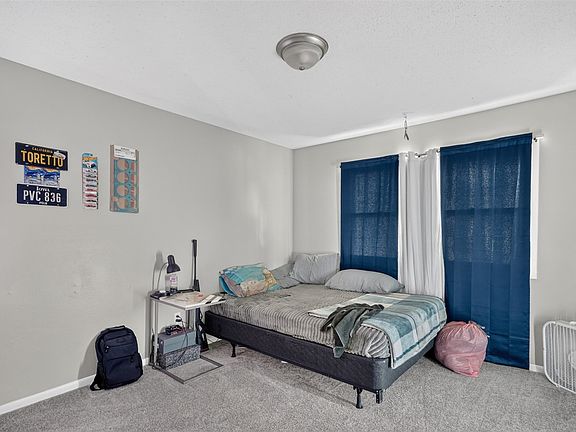 5th image of 2407-2409 SE 17th St
