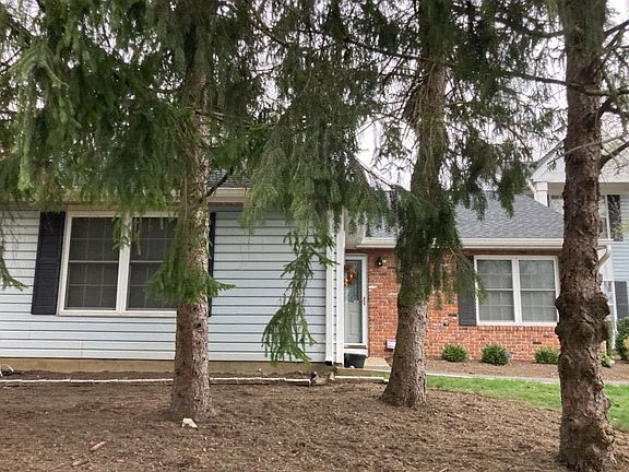 2nd image of 400 Glastonbury Ln