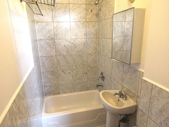 4th image of 179 E 3rd St #29F