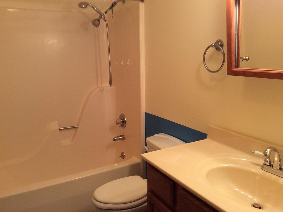 1st image of 9 Margaret Dr