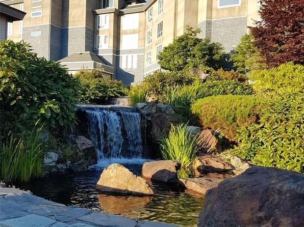 940 Boulderwood Rise #502, Saanich, BC V8Y 3H5