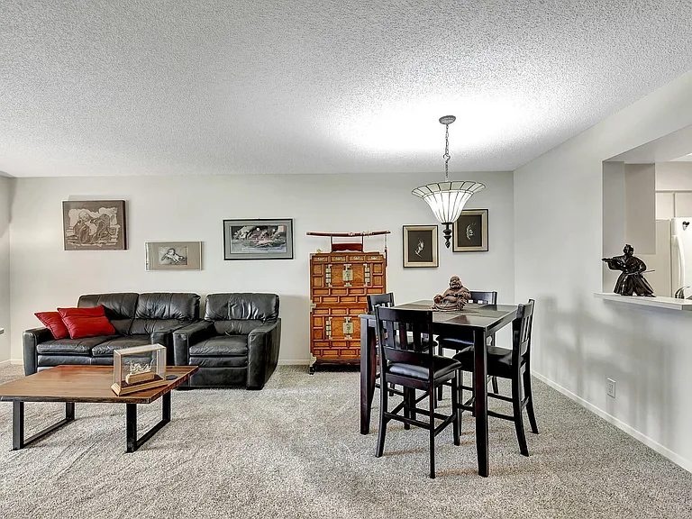 7185 Huntington Ln #301 — Photo 6