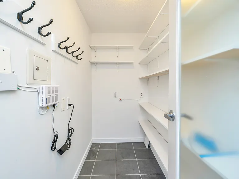 1068 Hornby St #1106 — Photo 16