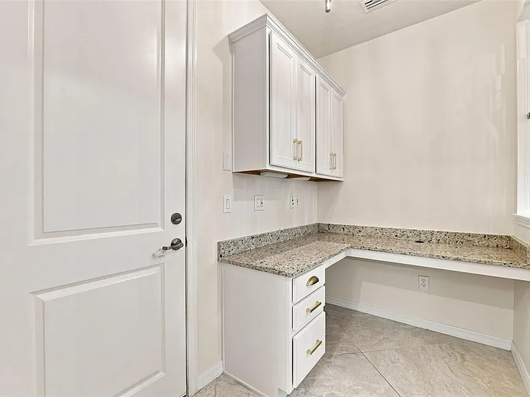 12846 Payton St — Photo 24