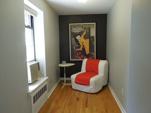 3rd image of 22 W 121st St