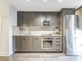 2550 Simcoe St N