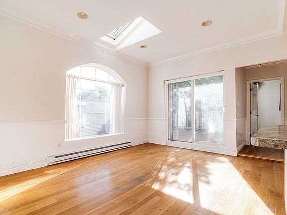 4th image of 47 Moseley St #3