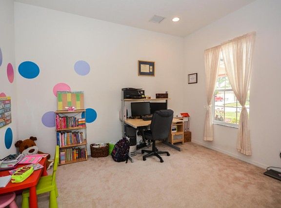 5th image of 344 SE Crosspoint Dr