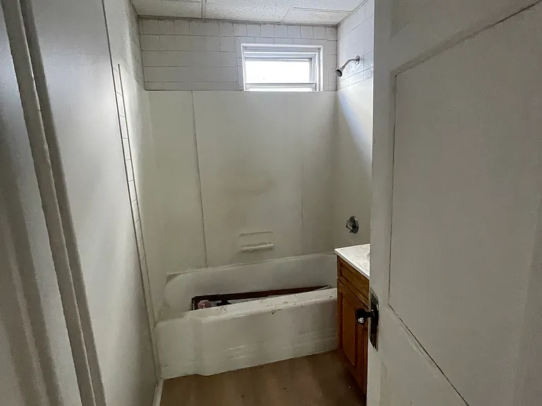 54 Woodlawn Ter #2 — Photo 6