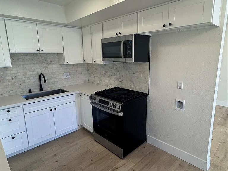 17422 Keelson Ln #4 — Photo 4