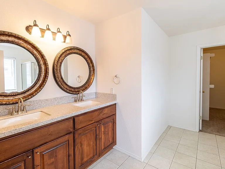 17501 Wiseman Dr — Photo 24
