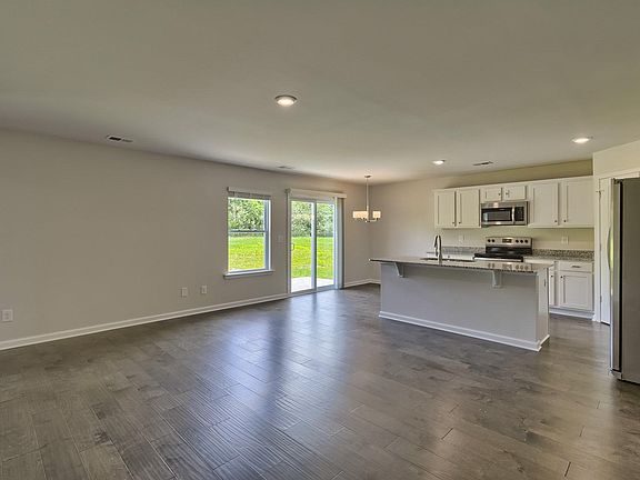 4th image of 243 Bent Holly Dr