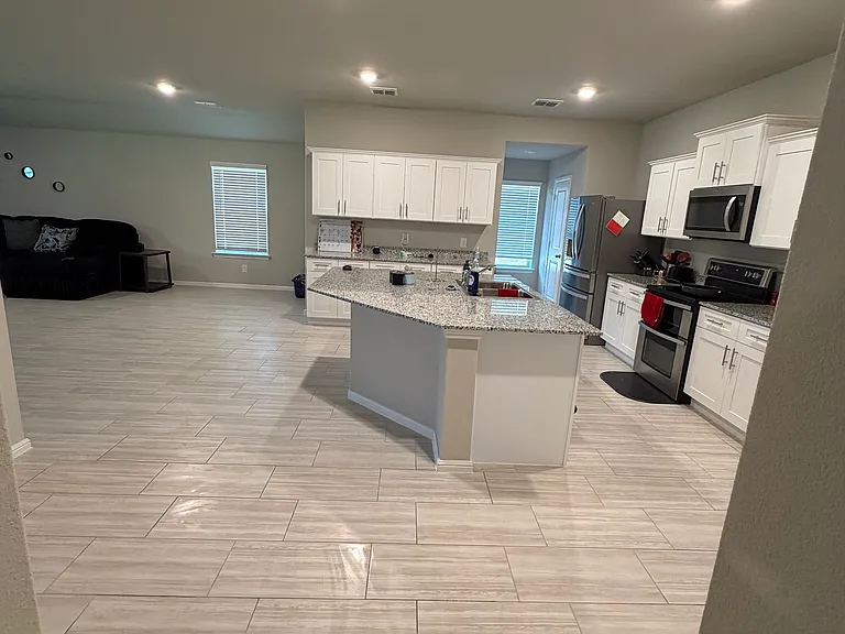 16413 Severn Ln — Photo 30