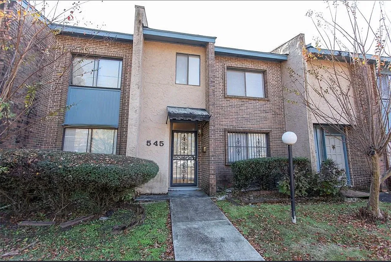 2 bed, 2.5 bath, 1620 sqft, $1,200 — Photo 1