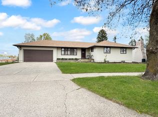 873 S Hampton St, Fairmont, MN 56031