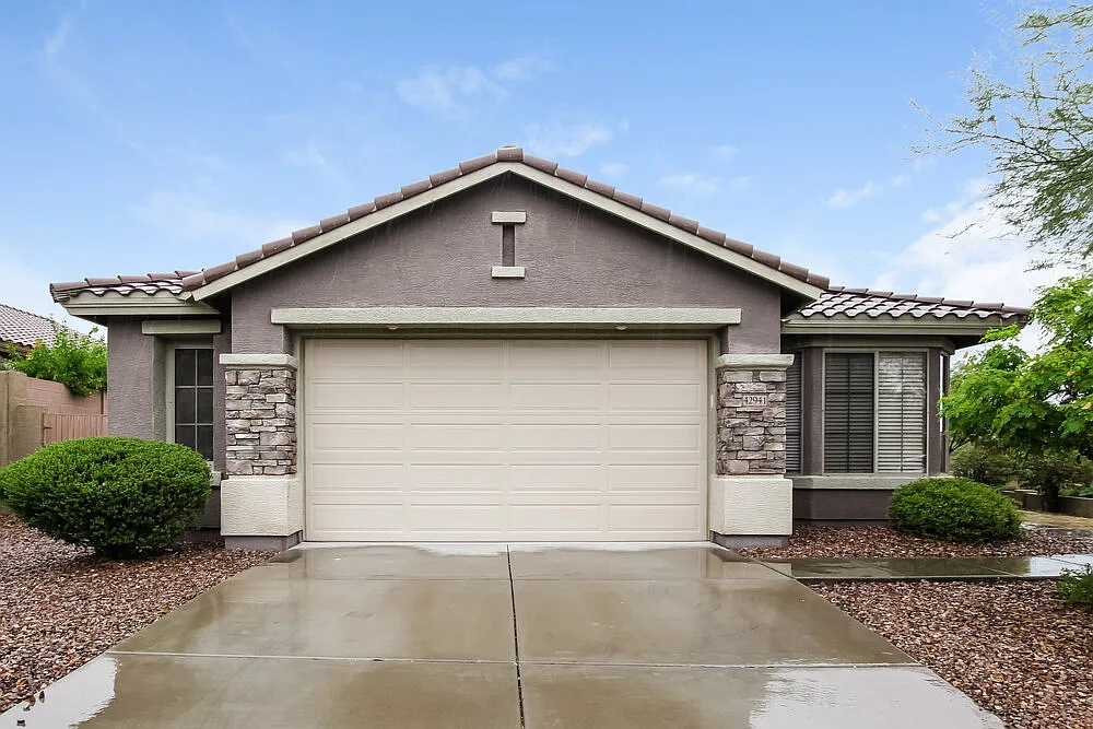3 bed, 2.0 bath, 1577 sqft, $2,455 — Photo 1