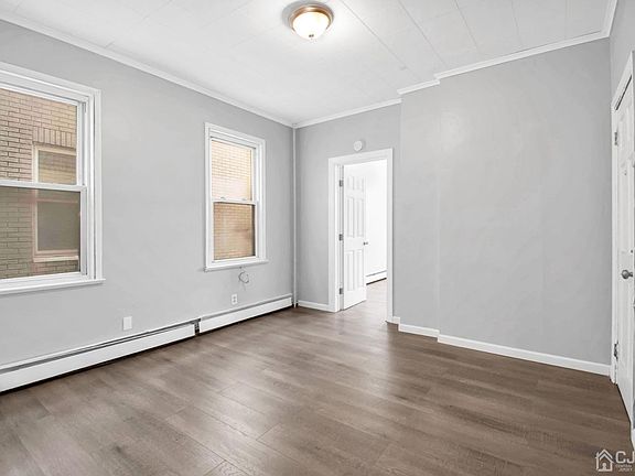 3rd image of 266 Davidson Ave
