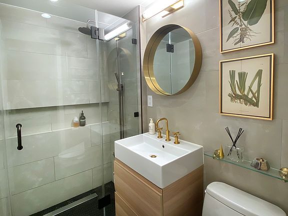 3rd image of 217 E 7th St APT 2D