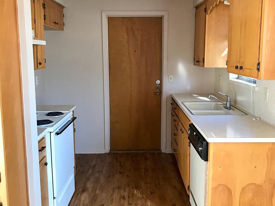 1st image of 978 Sundance St