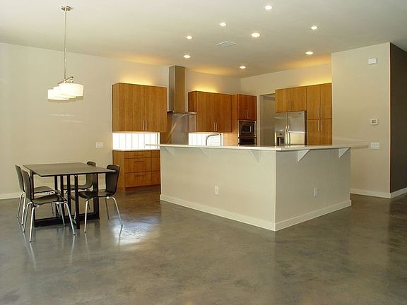 5th image of 8427 Lakemont Dr