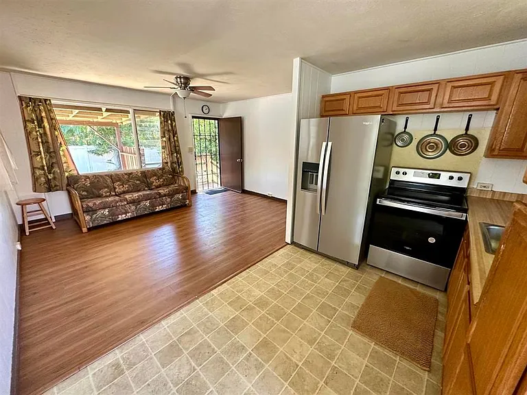 390 Auhana Rd — Photo 9