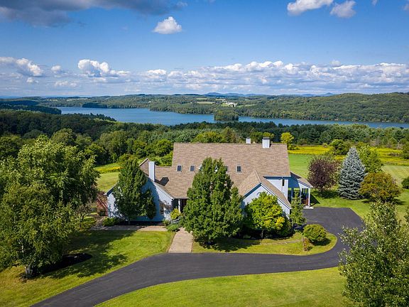 4th image of 45 Meadows Dr