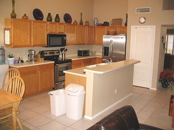 4th image of 2909 E Verbena Dr