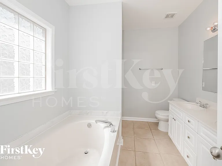 1256 Washington Dr — Photo 8