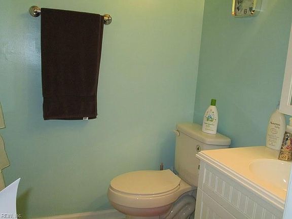 5th image of 704 Cason Ln