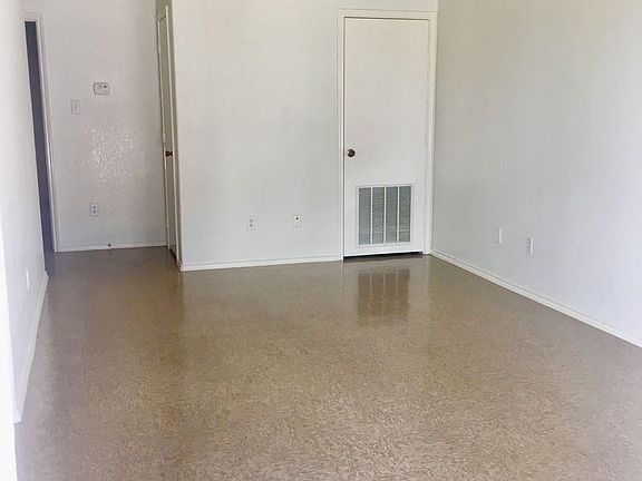 3rd image of 1320 Del Oro Ln APT 2