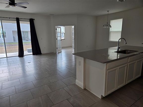 4th image of 1152 BLUE GARDEN DRIVE