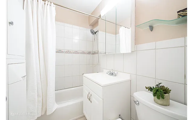 Sold by Douglas Elliman | media 29