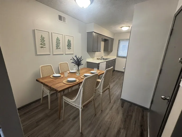 Dining/Kitchen