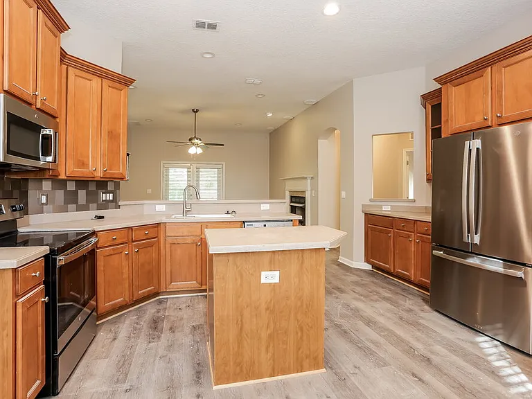 3146 Wandering Oaks Dr — Photo 8