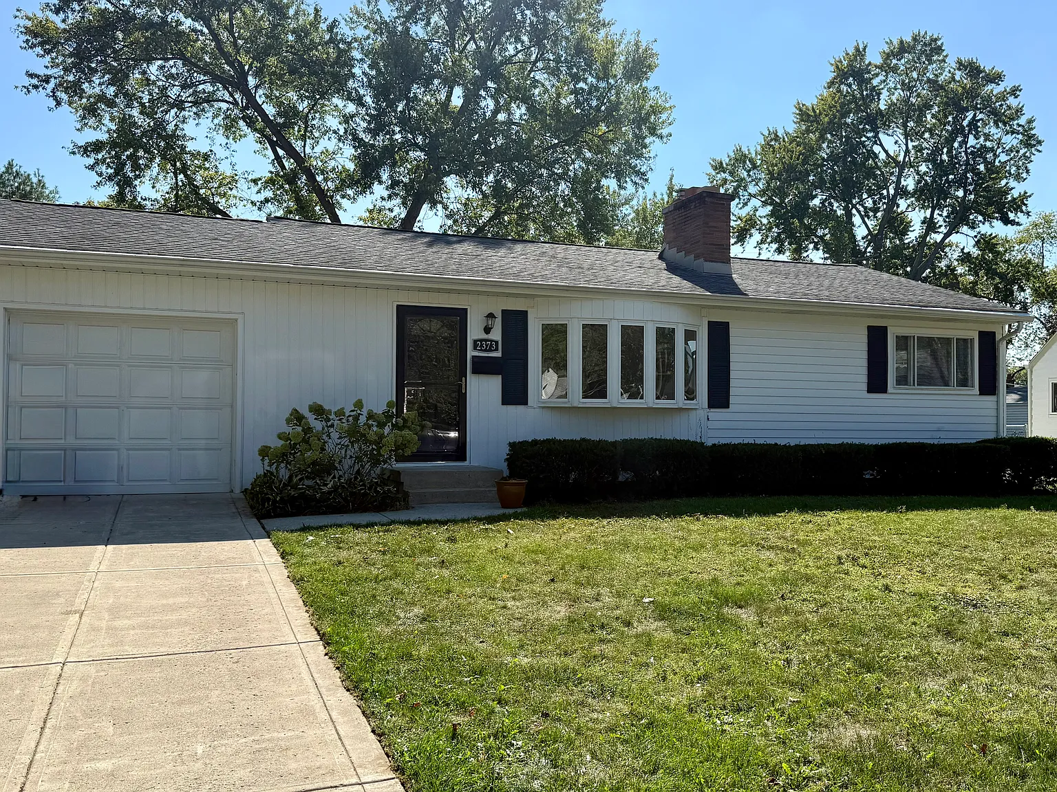 4 bed, 1022 sqft, $3,200 — Photo 1