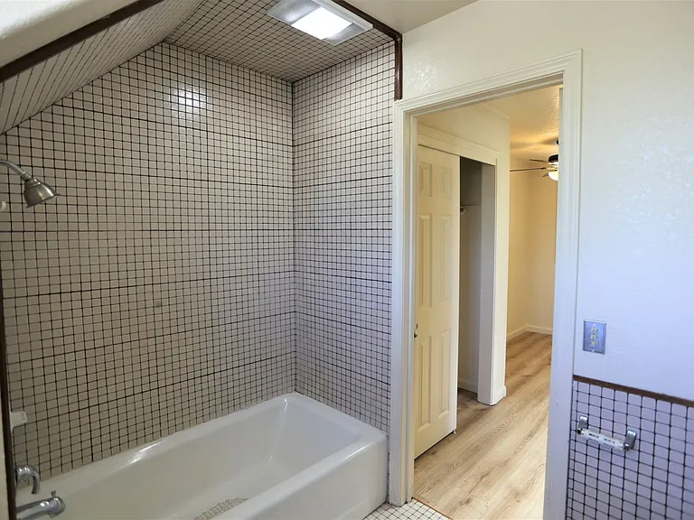 1613 Fig Ave #A — Photo 20
